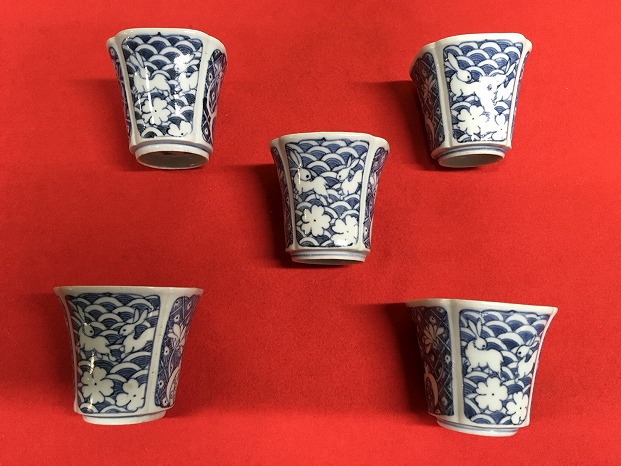 古伊万里染付角猪口波兎図